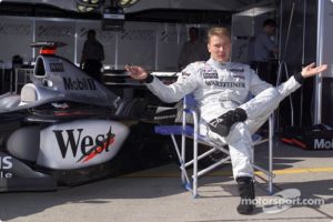 f1-japanese-gp-2001-mika-hakkinen-waiting-for-the-party-to-begin