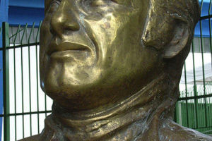 Carlos_Pace_bust
